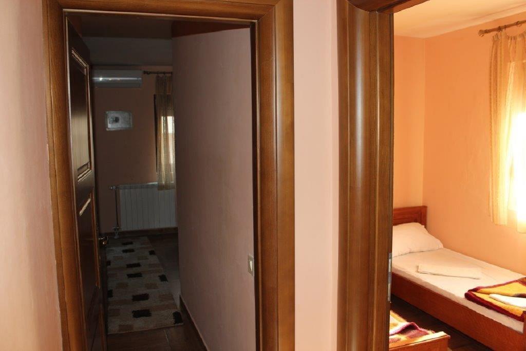 Guest House Zlatibor Budva Quarto foto